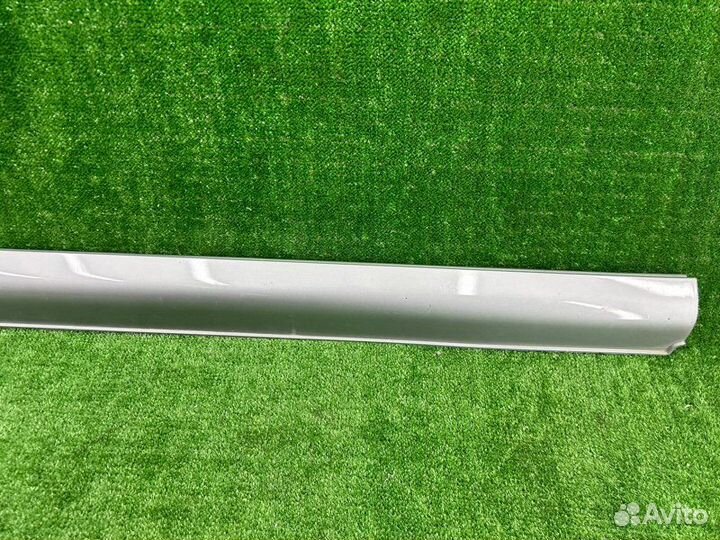 Накладка на порог наружная левая Hyundai Staria