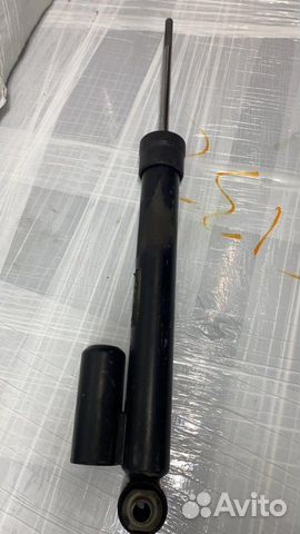 Стойка амортизатора задняя правая Land Rover Range
