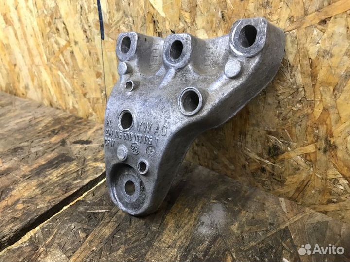 Кронштейн подушки двс Volkswagen Polo седан 1.6