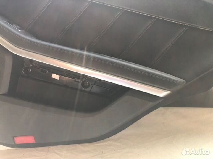 Обшивка двери задняя правая Mercedes-Benz E-Class