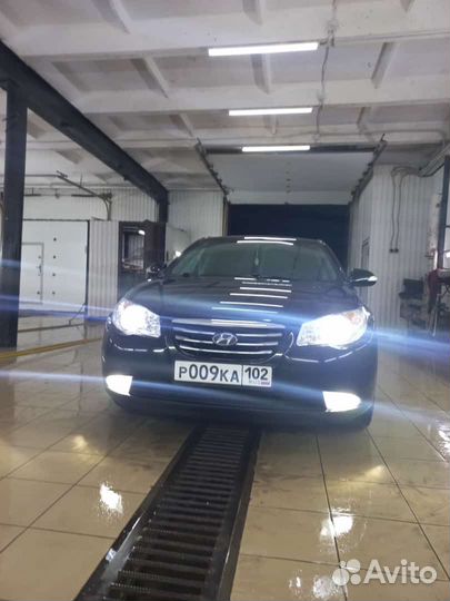 Машина hyundai elantra