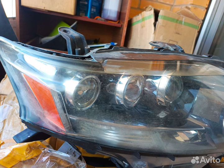 Продам передние фары Lexus RX 450H