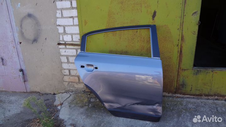Дверь задняя правая Kia Rio X оригинал под ремонт