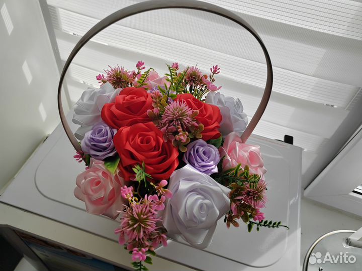 Цветочная композиция в корзинке