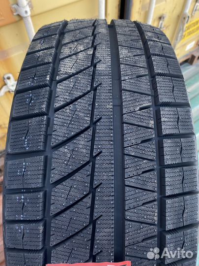 RoadX RX Frost WU02 235/50 R19 103H