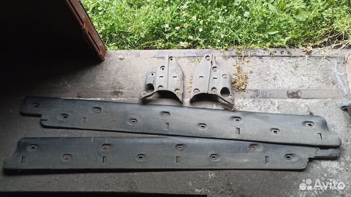 Защиты порогов и накладки арки колеса W210