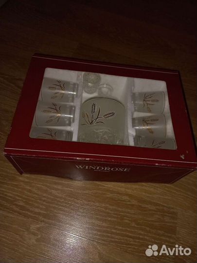 Набор графин со стопками