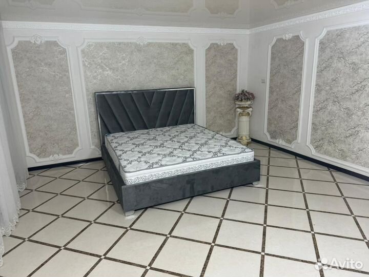 Кровать с механизмом