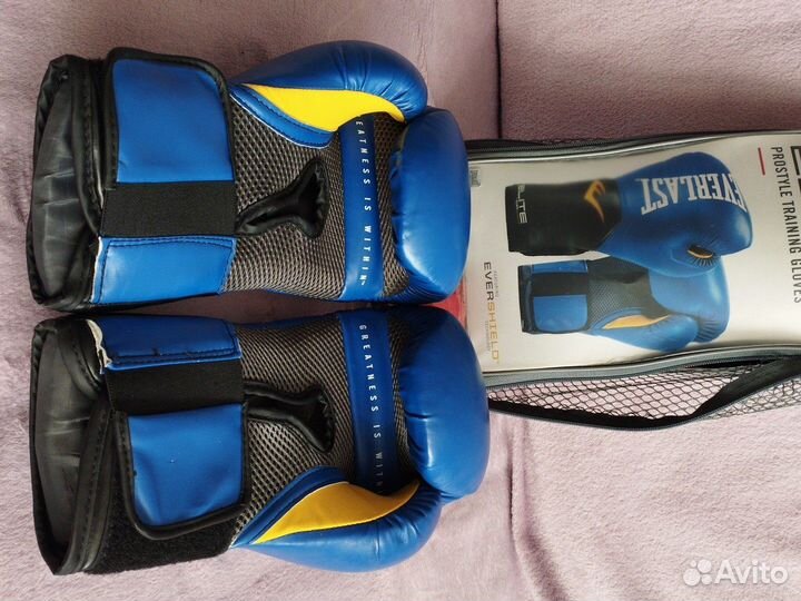 Боксерские перчатки Everlast 10 oz