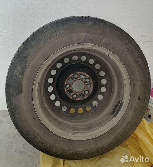 Комплект летней резины на дисках r16 + колпаки