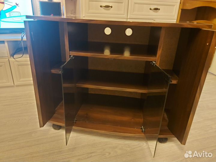 Тумба под телевизор