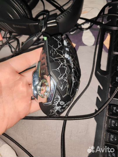 Игровая клавиатура и мышь