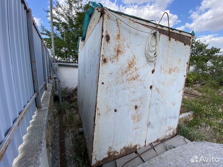 Ларек металлический