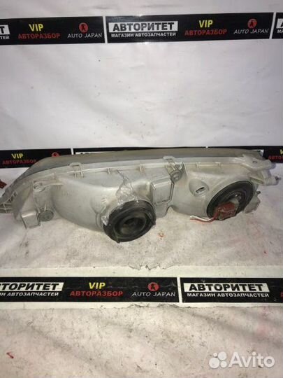 Фара правая Toyota Markii GX100