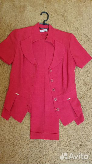 Продам брючный костюм