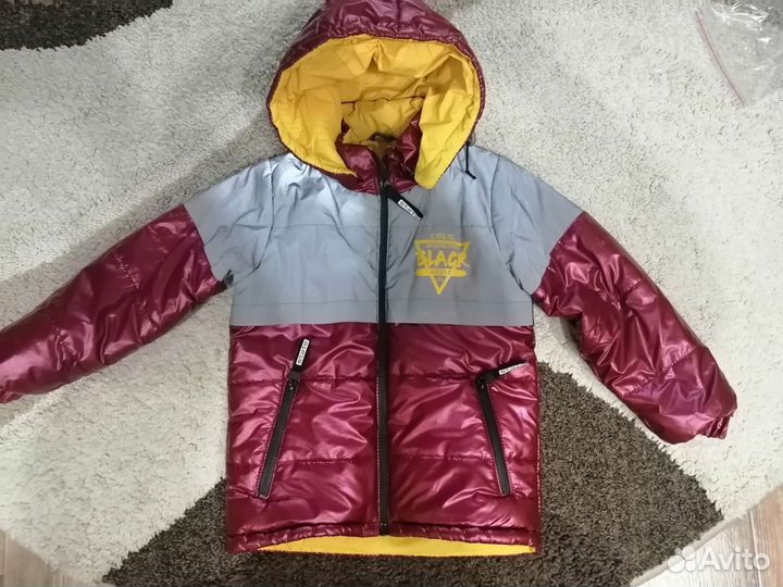 Продам демисизонную куртку на мальчика