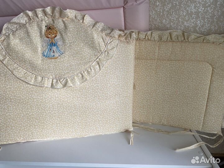 Бортики в кроватку отдам