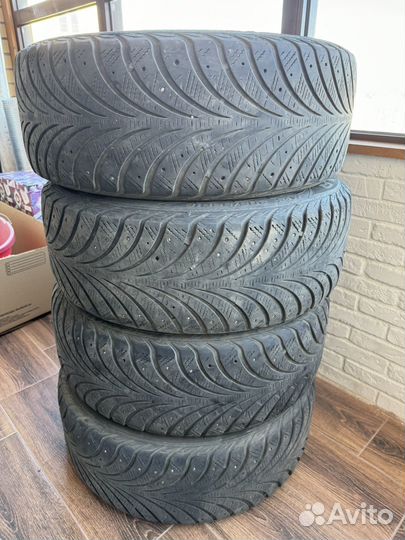 Goodyear UltraGrip Extreme 205/55 R16