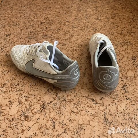 Футбольные бутсы Nike Tiempo