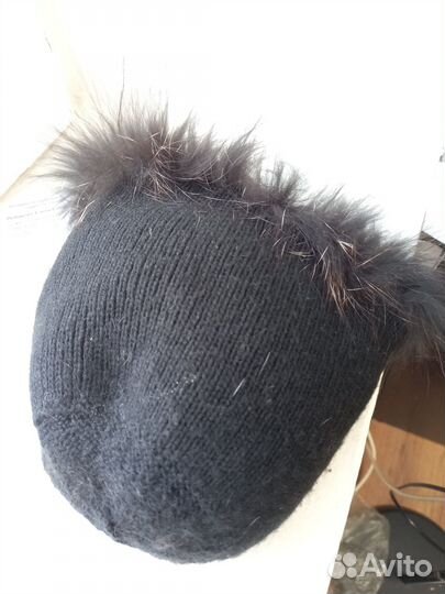 Шапка песцовая коричневого цвета
