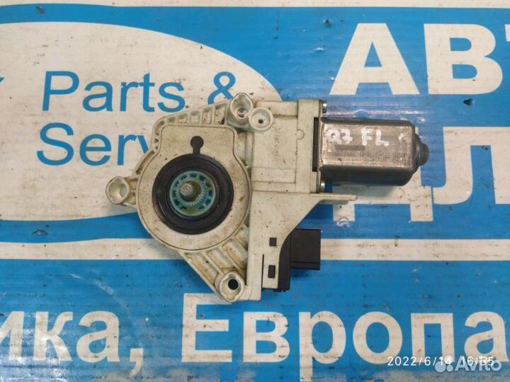 Мотор стеклоподъемника передний левый Audi Q7 4L