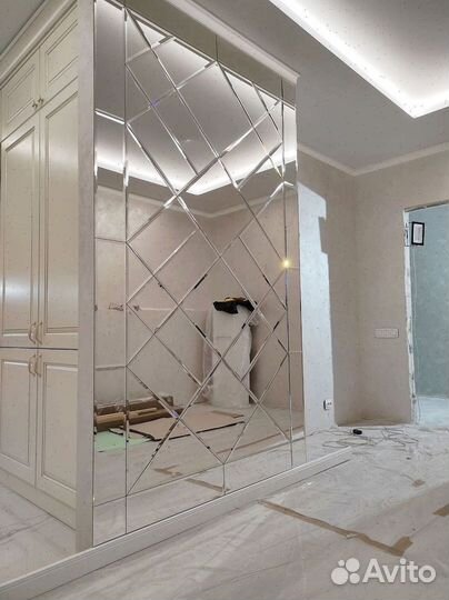 Зеркальное панно на стену