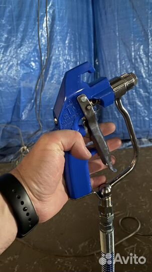 Безвоздушный окрасочный аппарат