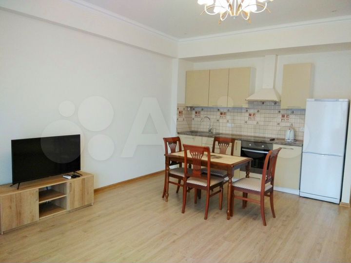 2-к. квартира, 72 м², 8/9 эт.