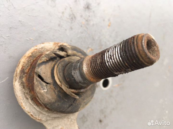 Рычаг передний верхний левый Volkswagen