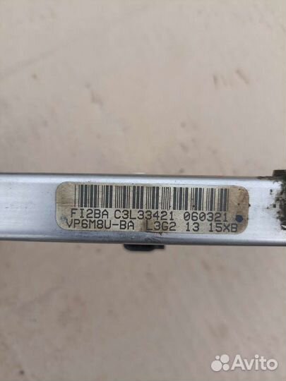 Топливная рампа с форсунками Mazda 6 GG 1,8 L8