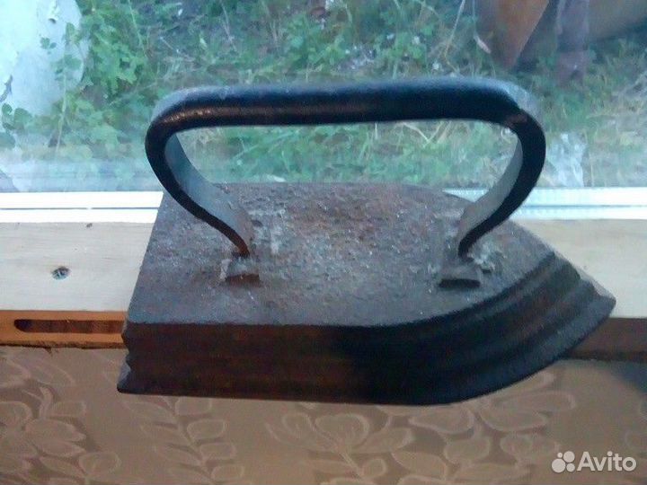 Утюг чугунный