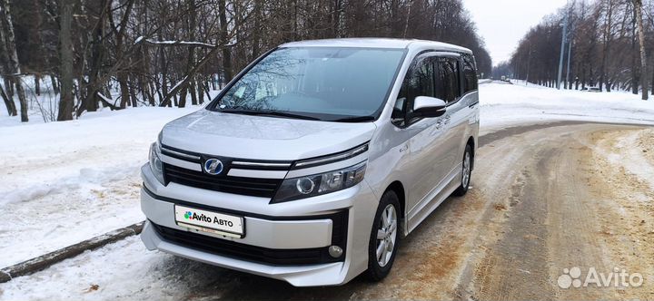 Toyota Voxy 1.8 CVT, 2015, 179 000 км