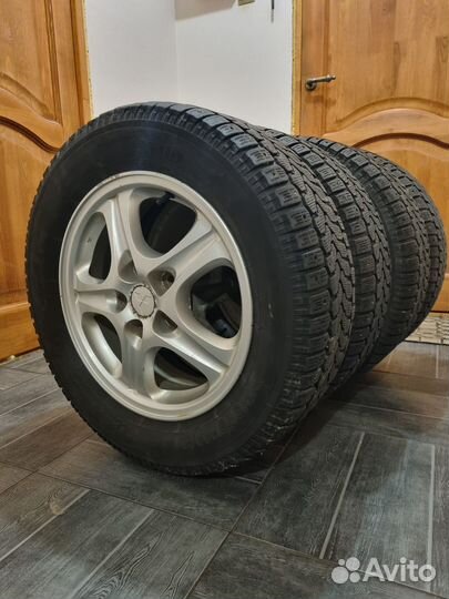 Зимняя резина на дисках 215/60/ R16 Mitsubishi