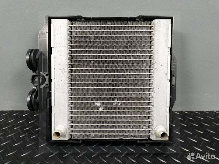 Дополнительный радиатор правый BMW F10 F13 F01 F02