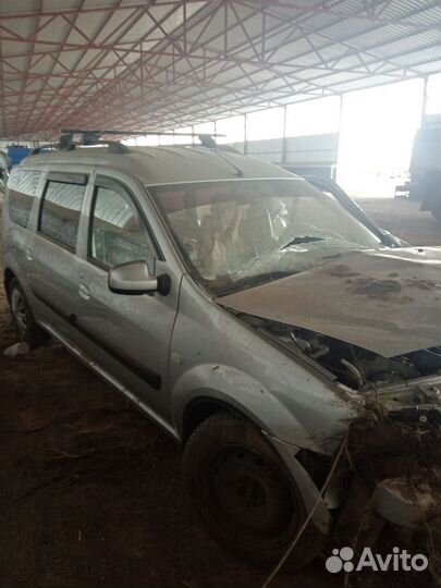 LADA Largus 1.6 МТ, 2014, битый, 175 000 км