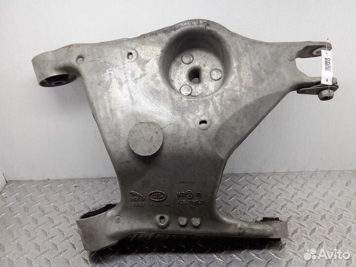 Рычаг задний правый нижний Jaguar XE X760 GX735B53