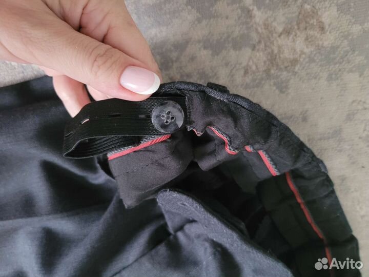 Продаю школьный костюм на мальчика рост 158-164