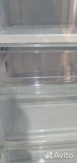 Hotpoint Ariston HFZ 6150w Морозильный шкаф