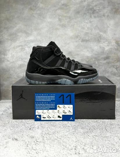 Air Jordan 11 Retro Cap & Gown