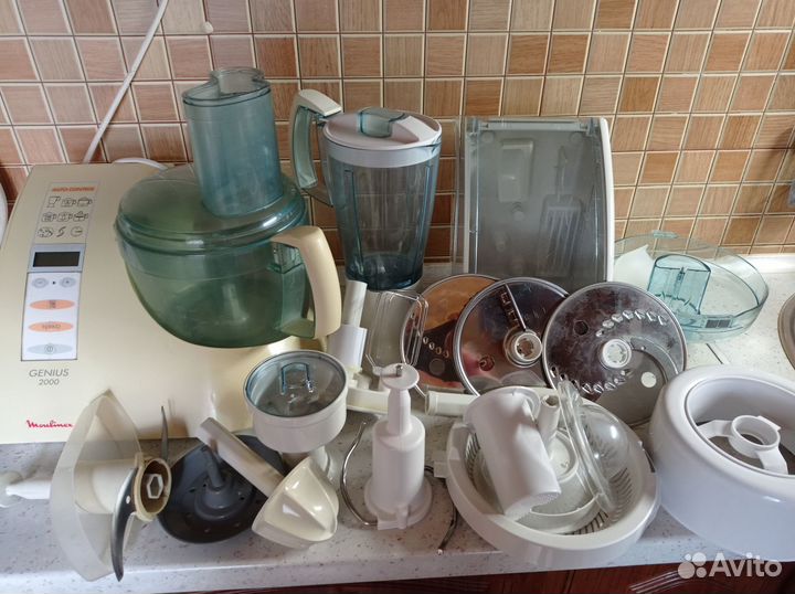 Продам кухонный комбайн 