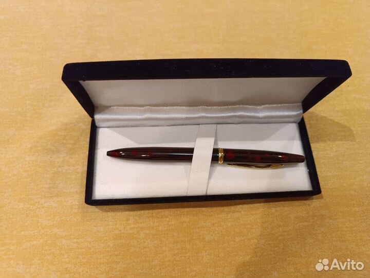 Ручка в футляре