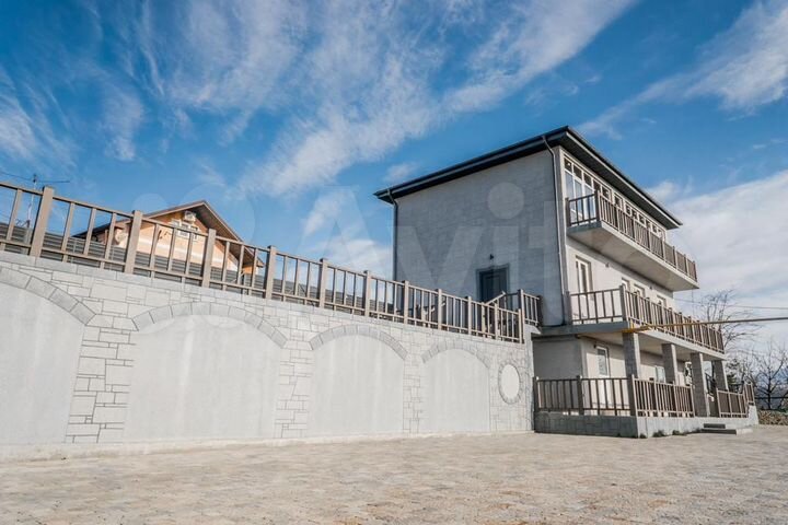 Дом 215 м² на участке 6,4 сот.