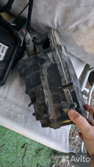 Блок предохранителей touareg (подкапотный)