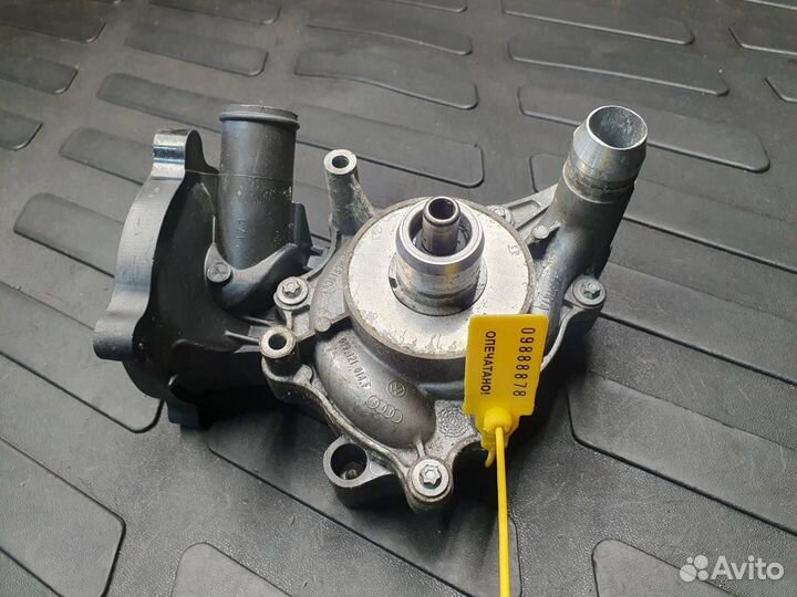 Водяная помпа Audi A8 D3/4E 2-й рест. 2008