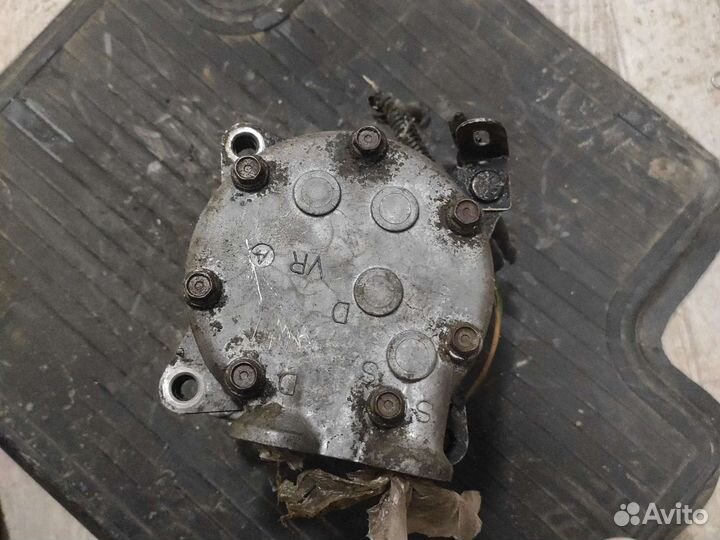 Компрессор кондиционера Peugeot 206