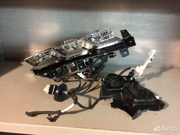 Линзы LED фары Lexus LX 2017