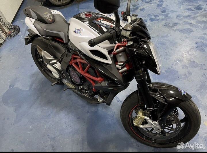 Продаю mv agusta brutale 800 RR