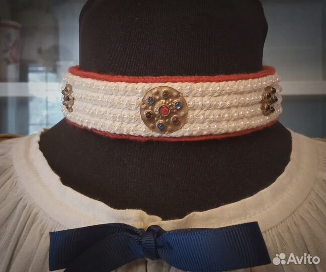 Шейное украшение