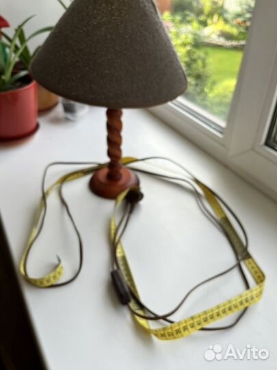 Настольная лампа