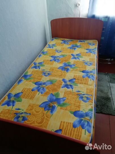 Кровать односпальная с матрасом бу